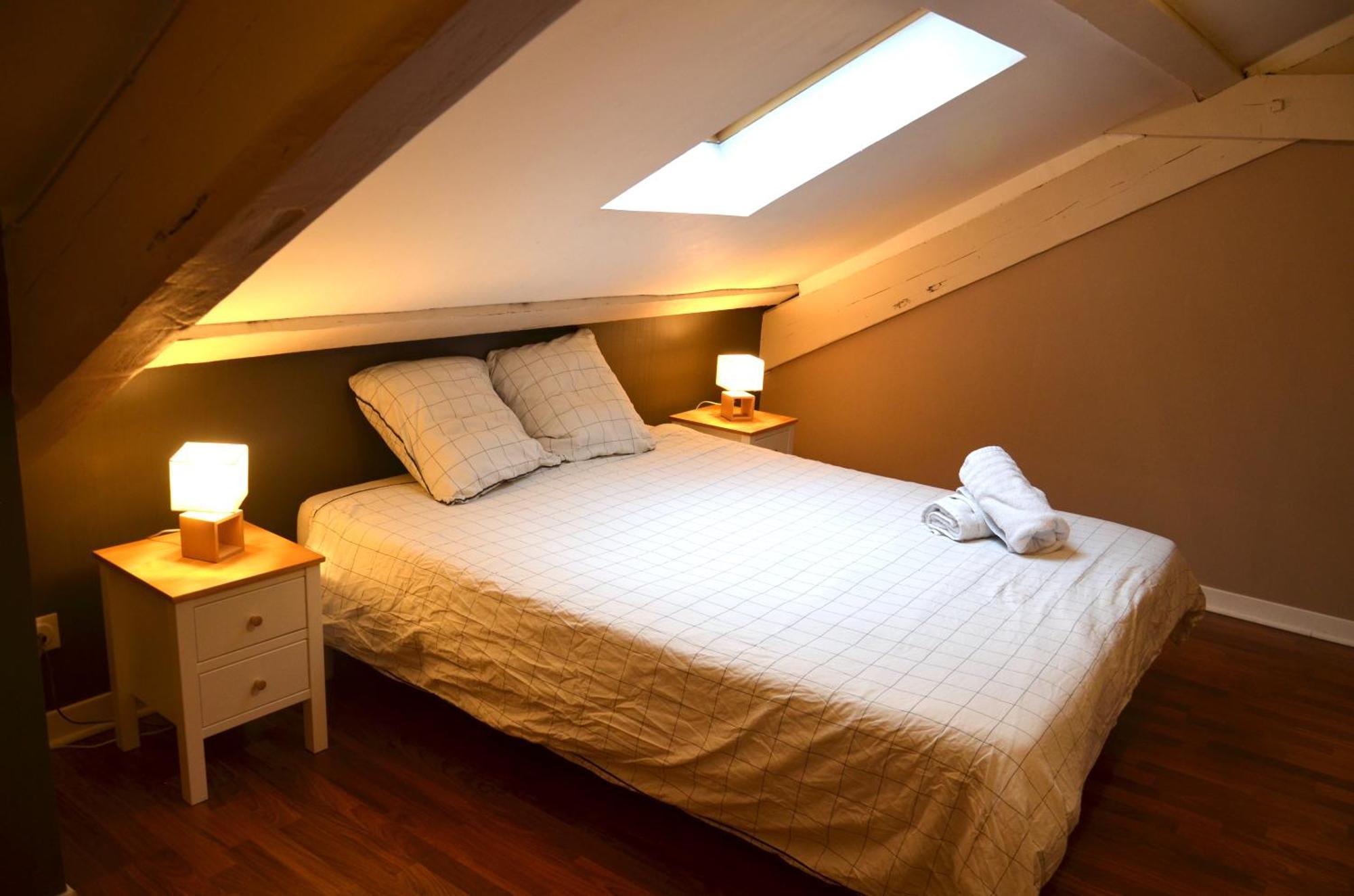 Le Cocon Troyen - 6-8P - 2 Parking Gratuits Apartman Troyes Kültér fotó